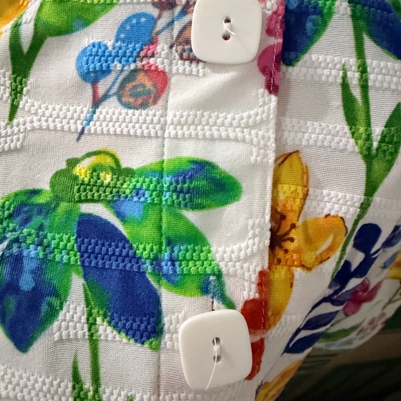 Ali Miles Multicolor Floral Button-Down Shirt - Picture 5 of 9